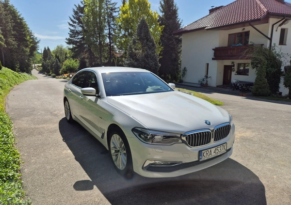 BMW Seria 5 cena 129000 przebieg: 174623, rok produkcji 2017 z Pińczów małe 137